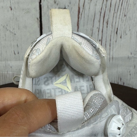 VETEMENTS X REEBOK instapump fury OG emoji white sneakers Men’s 6 Women’s 7 GUC - Picture 11 of 17